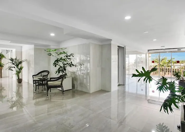 Michele Playa De Americas Apartment